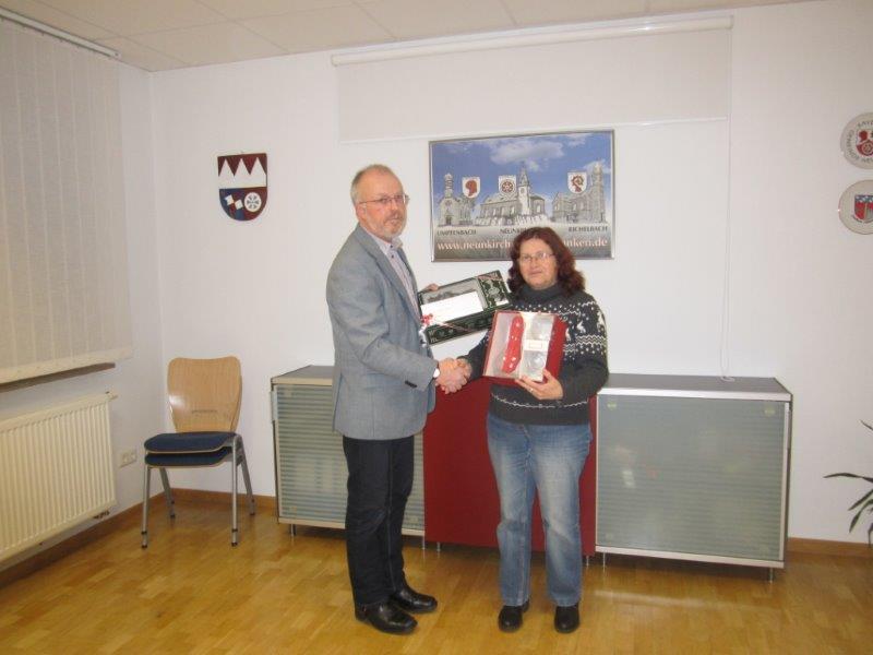 Verabschiedung von Raumpflegerin Margit May in den Ruhestand